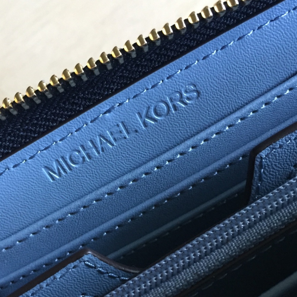 Michael Kors Jet Set Chambray Multi Wallet - Picture 7 of 9